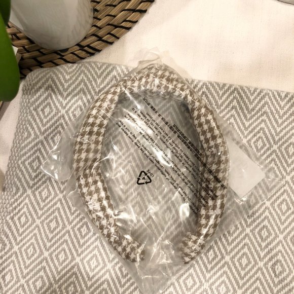 Anthropologie Houndstooth Headband - Picture 2 of 3